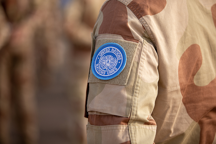FN-jakkemerke på uniform. Foto.
